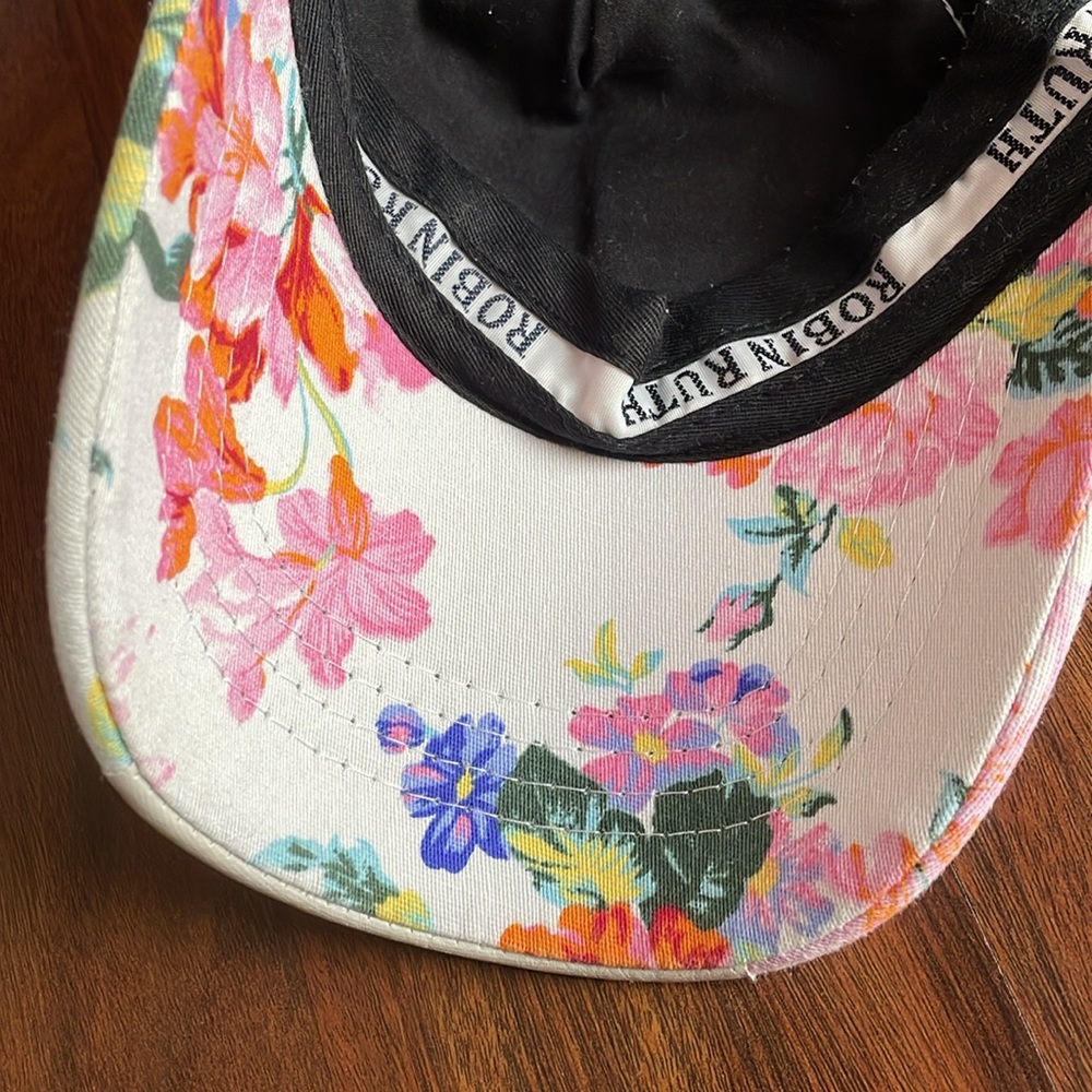 Hat Canada Club by Robin Ruth - Picture 5 of 6